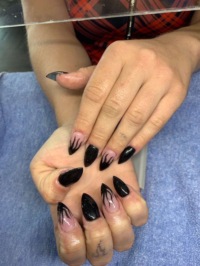 Solar Nails logo